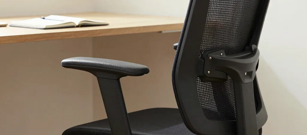 An Ergonomic Chair Must Fit Your Desk
